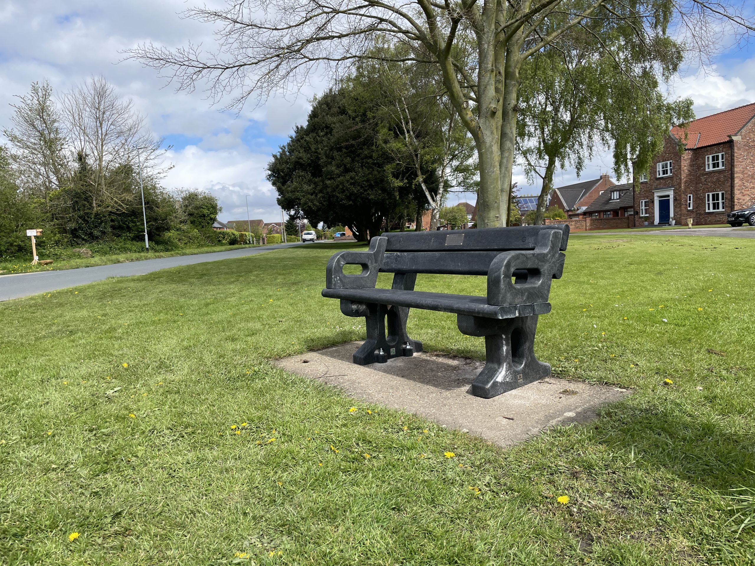 Benches replaced on Sandholme Road and Clementhorpe Lane